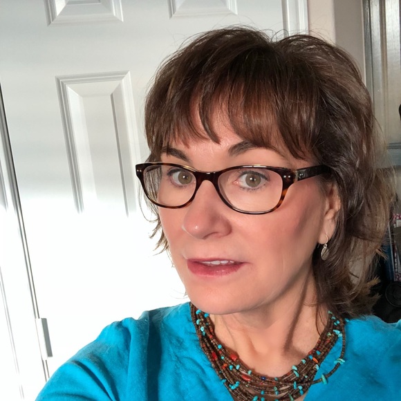 Meet your Posher, Karen - Picture 1 of 1